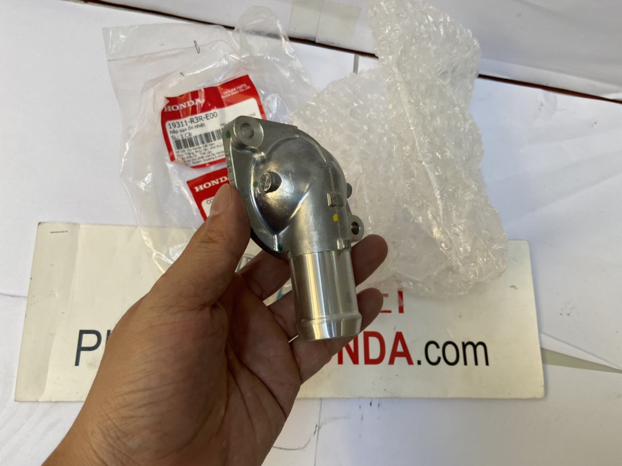 Nắp đậy van hằng nhiệt xe Honda JAZZ